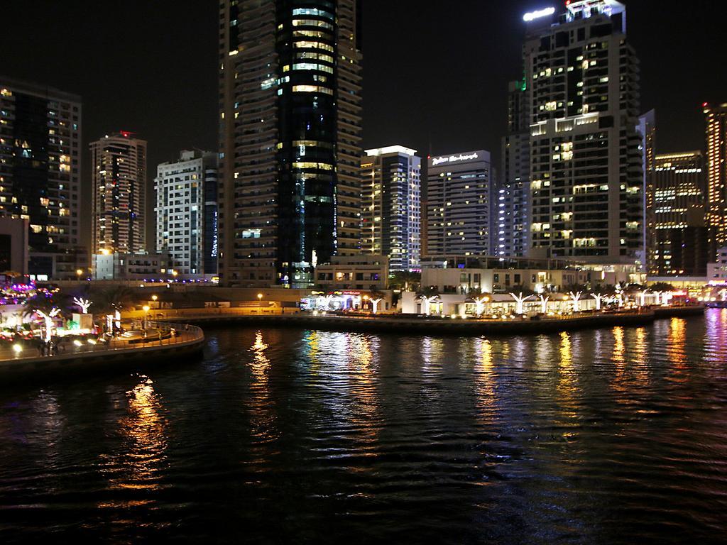 Apartment Rh- Skyview Tower, Marina, 1br With Large Terrace Dubai